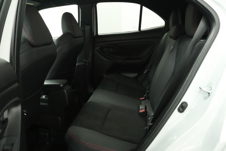 Toyota Yaris Cross - 1.5 Hybrid 130 GR SPORT 18