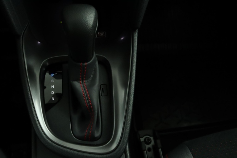 Toyota Yaris Cross - 1.5 Hybrid 130 GR SPORT 28