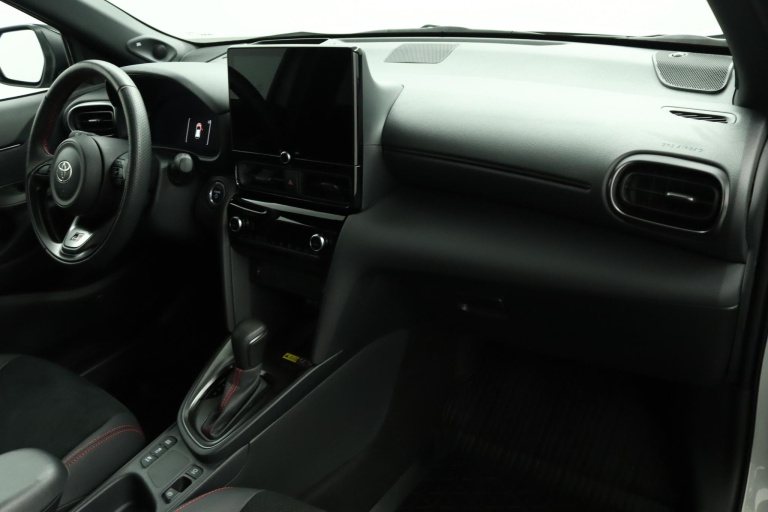 Toyota Yaris Cross - 1.5 Hybrid 130 GR SPORT 46