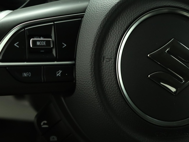 Suzuki Swift - 1.2 Style Smart Hybrid