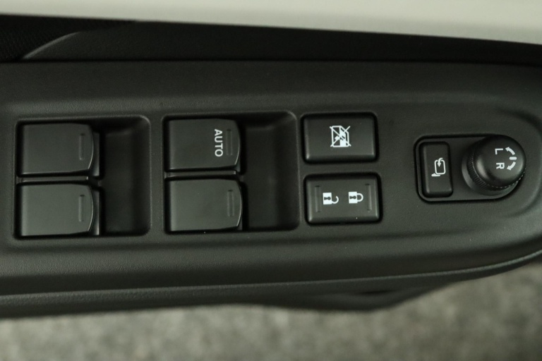 Suzuki Swift - 1.2 Style Smart Hybrid 29