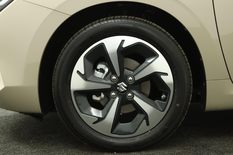 Suzuki Swift - 1.2 Style Smart Hybrid 37