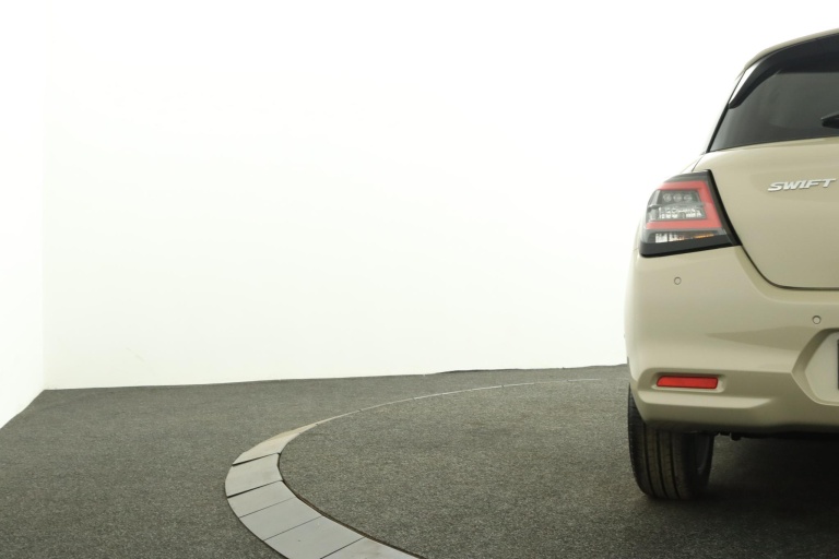 Suzuki Swift - 1.2 Style Smart Hybrid 39