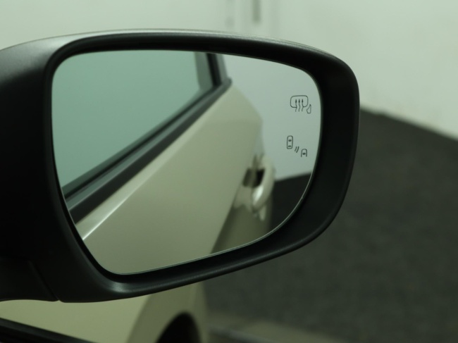 Suzuki Swift - 1.2 Style Smart Hybrid