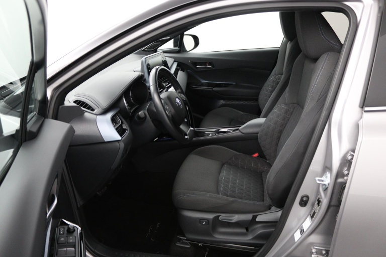 Toyota C-HR - 2.0 Hybrid First Edition 17