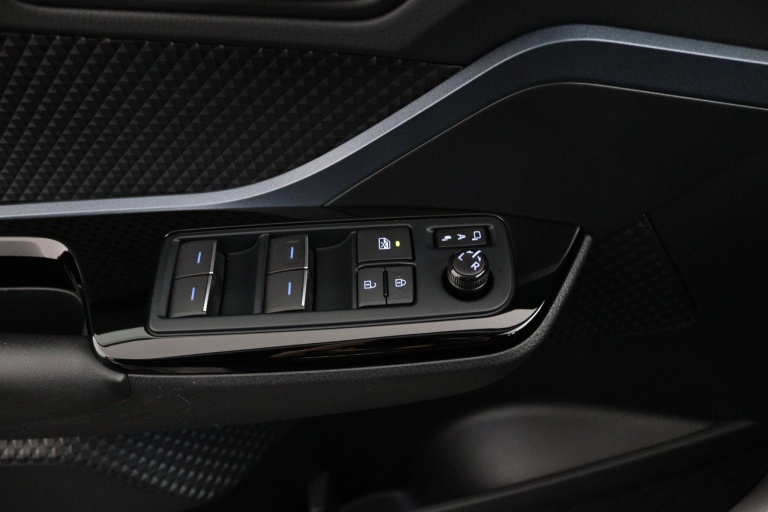 Toyota C-HR - 2.0 Hybrid First Edition 28