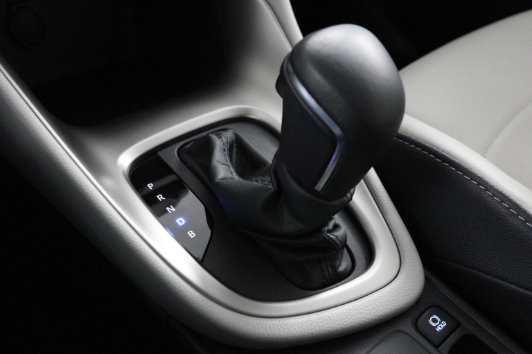 Toyota Yaris - 1.5 Hybrid Executive 27