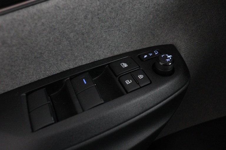 Toyota Yaris - 1.5 Hybrid Executive 29