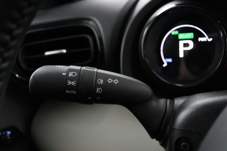 Toyota Yaris - 1.5 Hybrid Executive 31