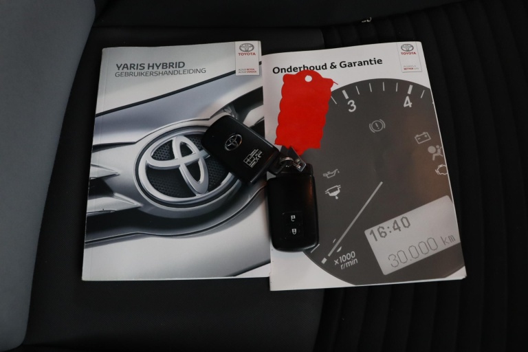 Toyota Yaris - 1.5 Hybrid Dynamic 11