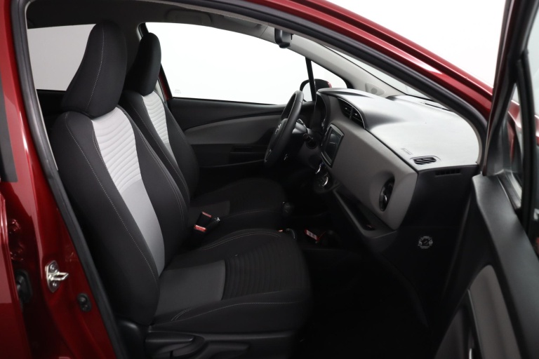 Toyota Yaris - 1.5 Hybrid Dynamic 22