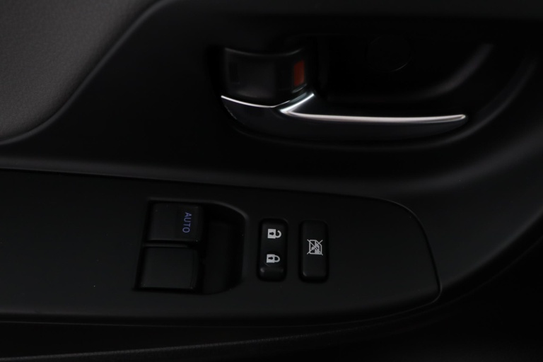 Toyota Yaris - 1.5 Hybrid Dynamic 27