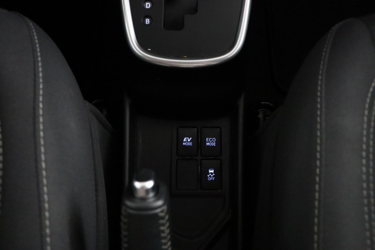 Toyota Yaris - 1.5 Hybrid Dynamic 44