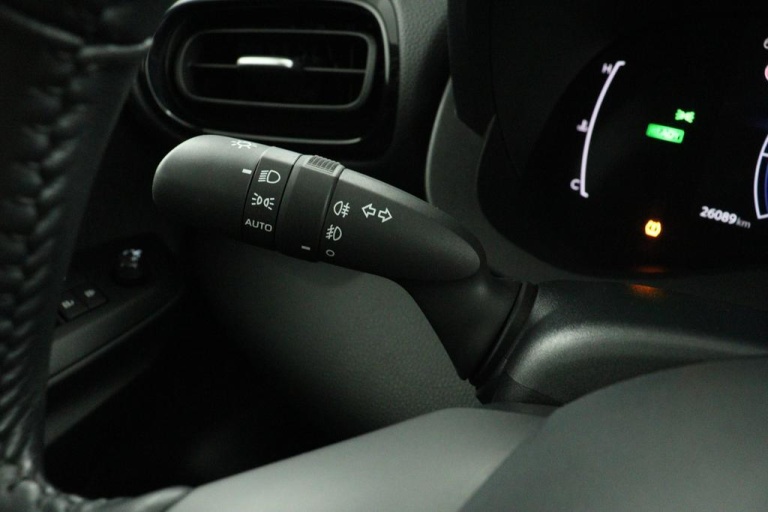 Toyota Yaris - 1.5 Hybrid 115 First Edition 30