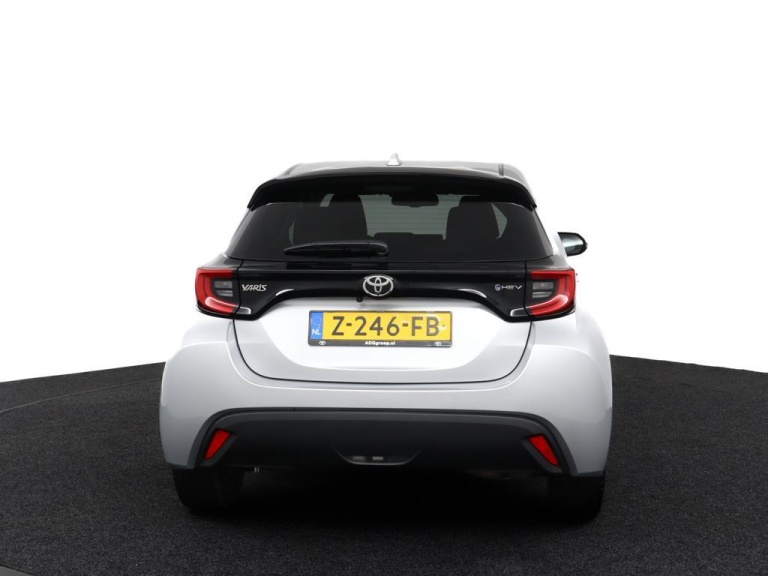 Toyota Yaris - 1.5 Hybrid 115 First Edition 6