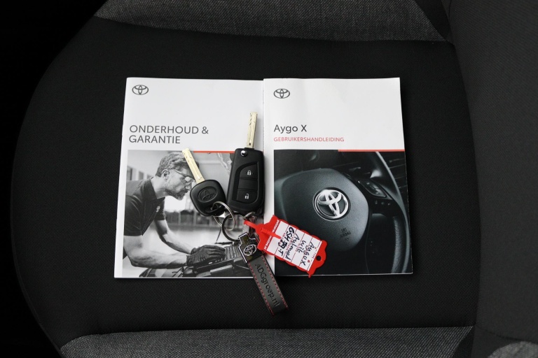 Toyota Aygo X - 1.0 VVT-i S-CVT Play 11