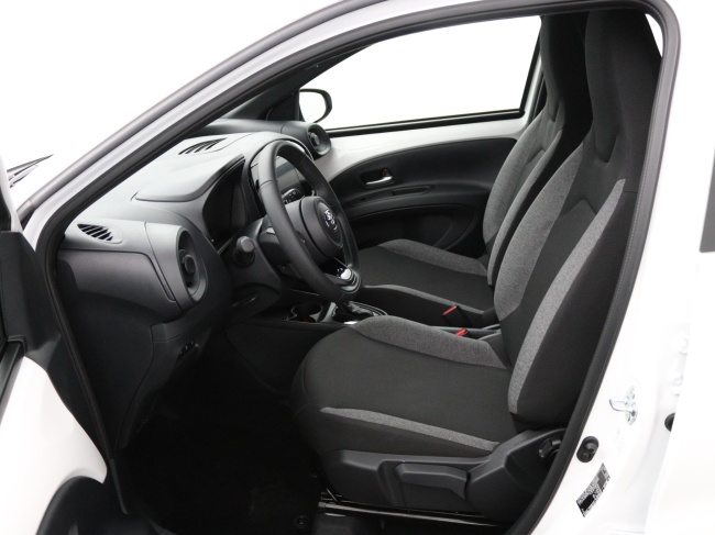 Toyota Aygo X - 1.0 VVT-i S-CVT Play