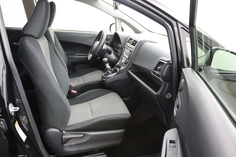 Toyota Verso-S - 1.3 VVT-i Dynamic 10