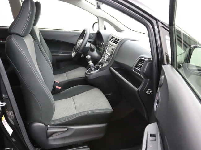 Toyota Verso-S - 1.3 VVT-i Dynamic