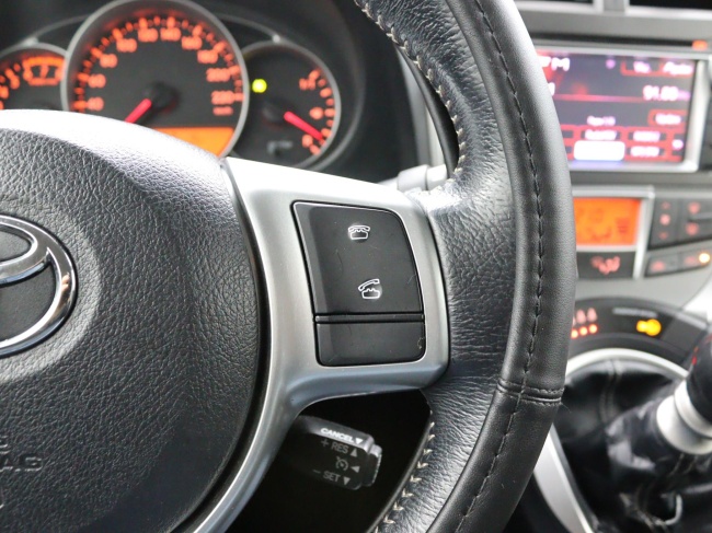 Toyota Verso-S - 1.3 VVT-i Dynamic