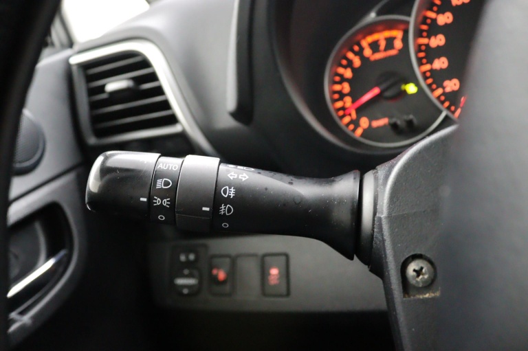 Toyota Verso-S - 1.3 VVT-i Dynamic 19