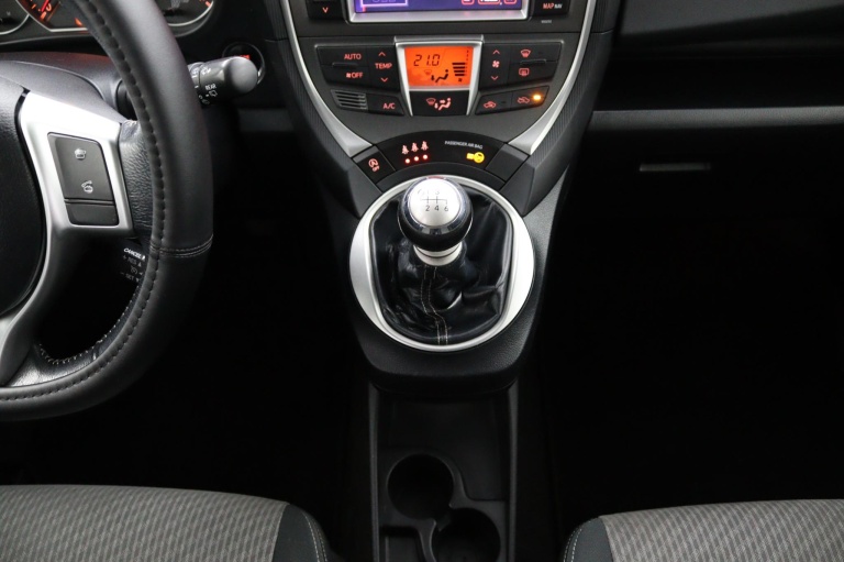 Toyota Verso-S - 1.3 VVT-i Dynamic 23