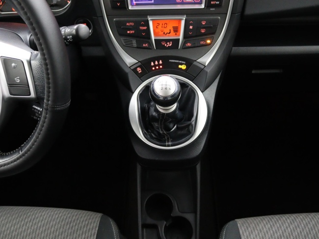 Toyota Verso-S - 1.3 VVT-i Dynamic