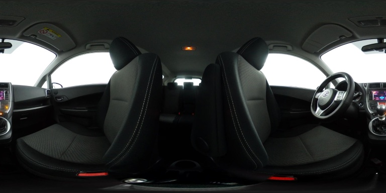 Toyota Verso-S - 1.3 VVT-i Dynamic 37