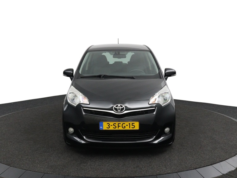 Toyota Verso-S - 1.3 VVT-i Dynamic 7