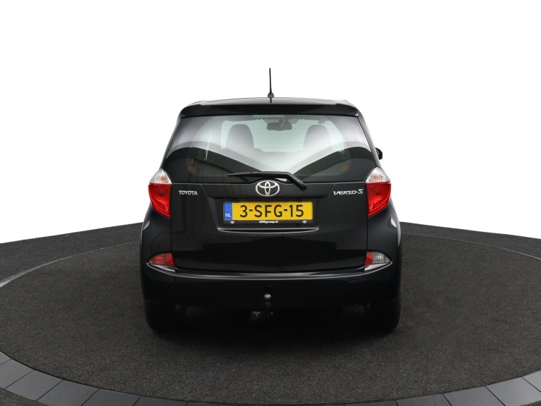 Toyota Verso-S - 1.3 VVT-i Dynamic 8