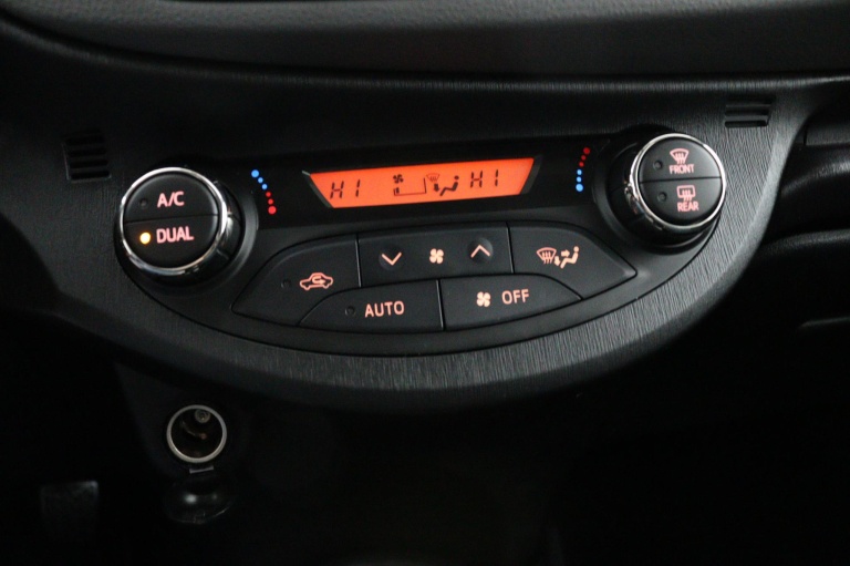 Toyota Yaris - 1.0 VVT-i Aspiration 16