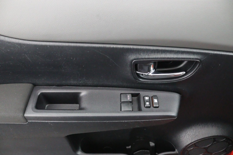 Toyota Yaris - 1.0 VVT-i Aspiration 29