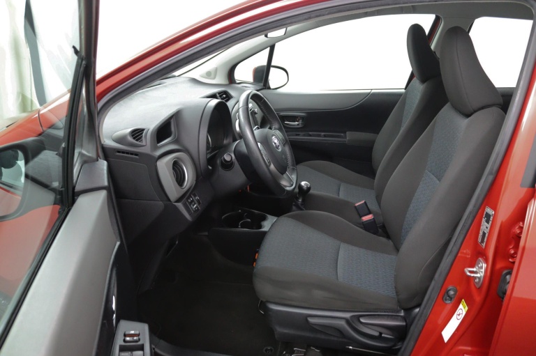 Toyota Yaris - 1.0 VVT-i Aspiration 9