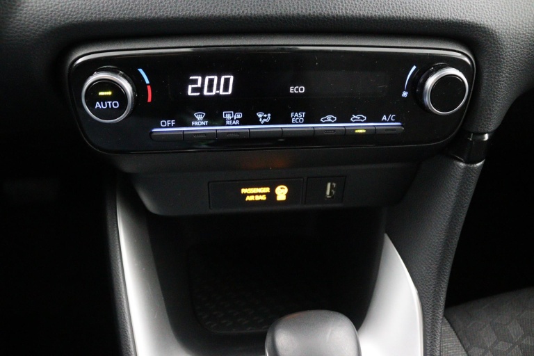 Toyota Yaris - 1.5 Hybrid Dynamic 16