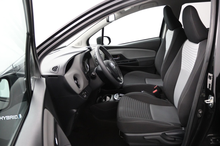 Toyota Yaris - 1.5 Hybrid Dynamic 16