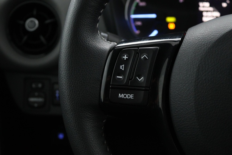 Toyota Yaris - 1.5 Hybrid Dynamic 18