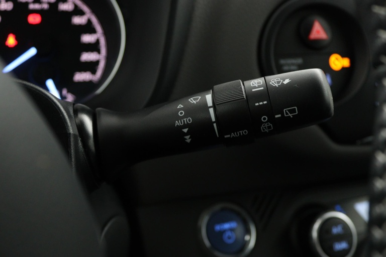 Toyota Yaris - 1.5 Hybrid Dynamic 31