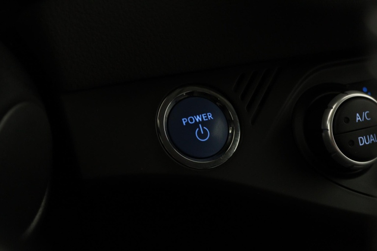 Toyota Yaris - 1.5 Hybrid Dynamic 38