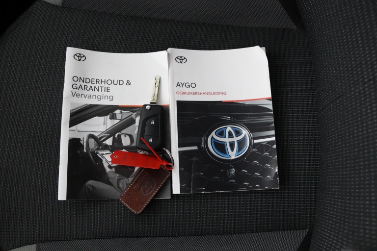 Toyota Aygo - 1.0 VVT-i x-joy cabrio 11