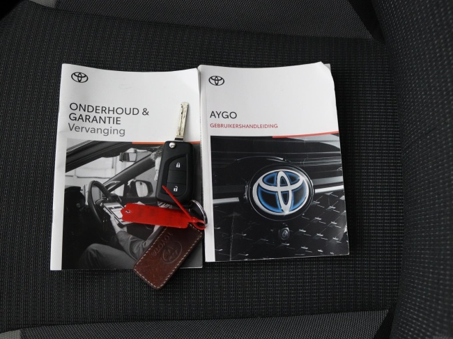 Toyota Aygo - 1.0 VVT-i x-joy cabrio