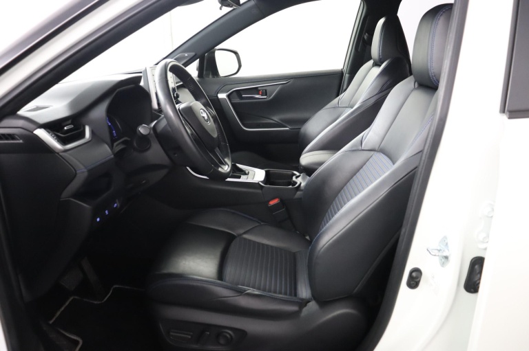 Toyota RAV4 - 2.5 Hybrid Bi-Tone 17