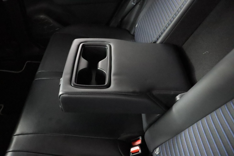 Toyota RAV4 - 2.5 Hybrid Bi-Tone 44