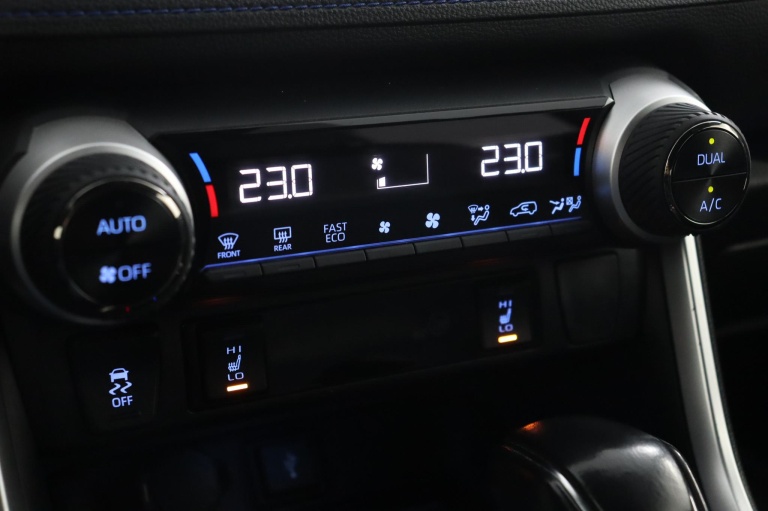 Toyota RAV4 - 2.5 Hybrid Bi-Tone 7