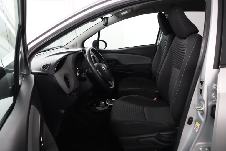 Toyota Yaris - 1.5 Hybrid Dynamic 16