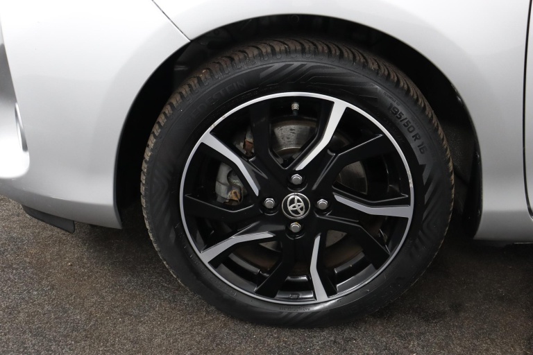 Toyota Yaris - 1.5 Hybrid Dynamic 36