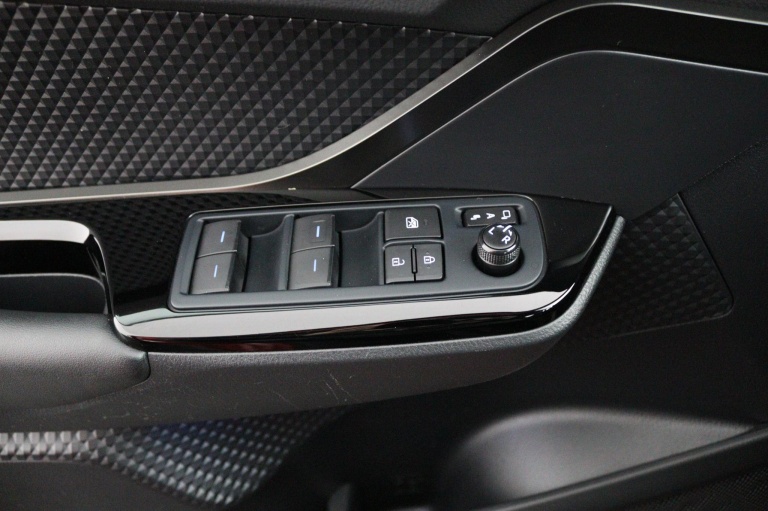 Toyota C-HR - 2.0 Hybrid Style 28