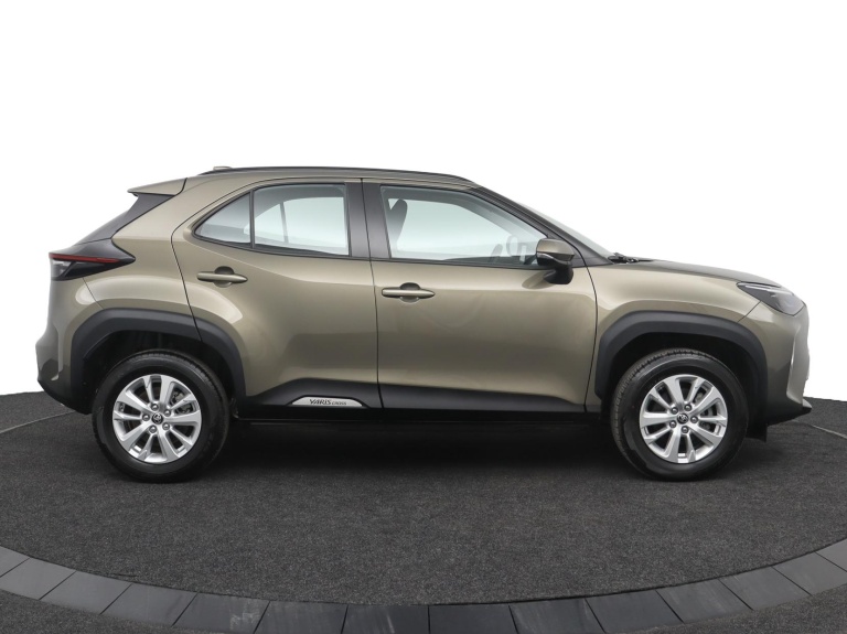 Toyota Yaris Cross - 1.5 Hybrid 13