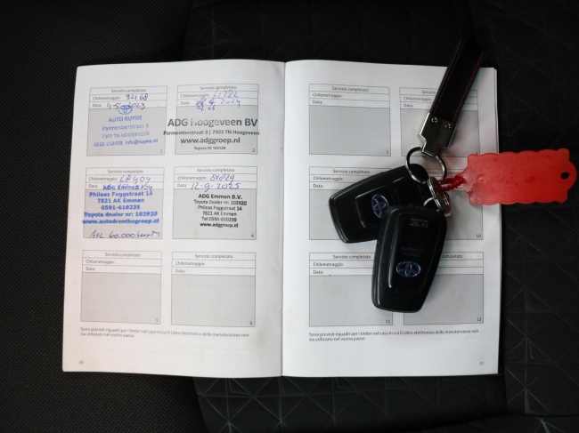 Toyota C-HR - 1.8 Hybrid Dynamic