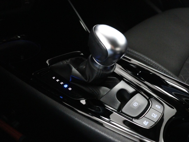 Toyota C-HR - 1.8 Hybrid Dynamic