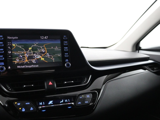 Toyota C-HR - 1.8 Hybrid Dynamic